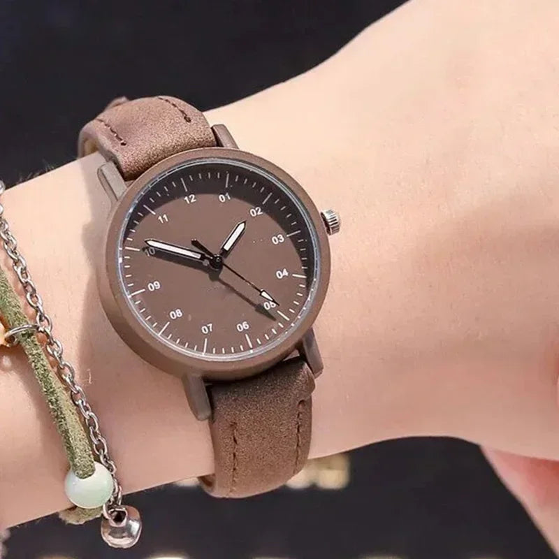 Leather Strap Quartz Wristwatches Waterproof Round Dial Retro Watch Reloj Para Mujer.