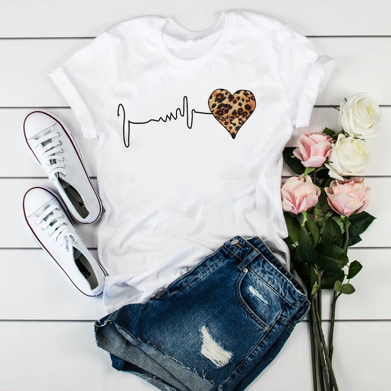 Summer New 90 's Leopard Heartbeat Print T-Shirt.