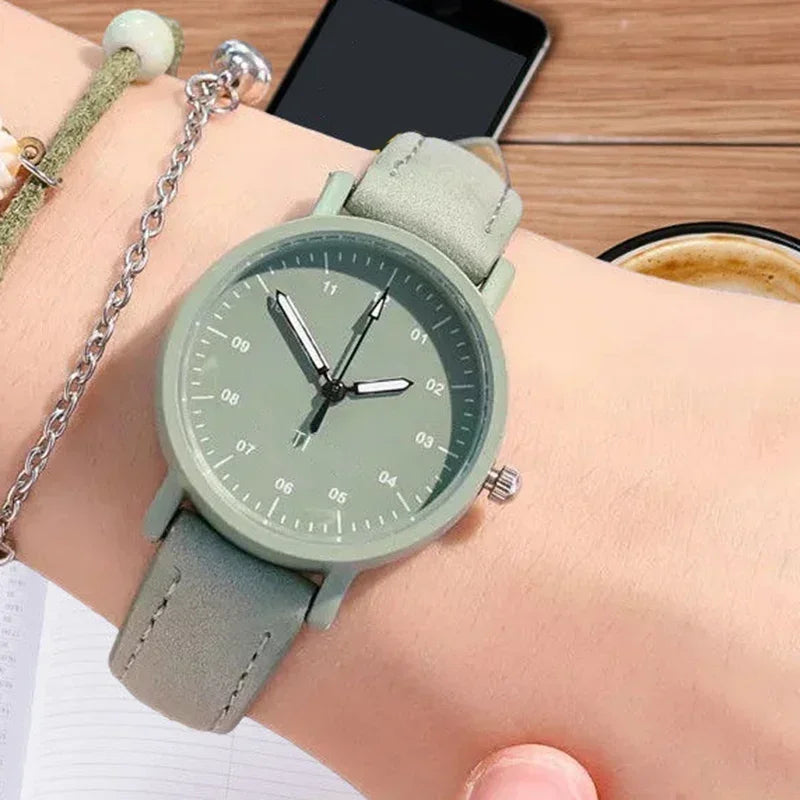 Leather Strap Quartz Wristwatches Waterproof Round Dial Retro Watch Reloj Para Mujer.