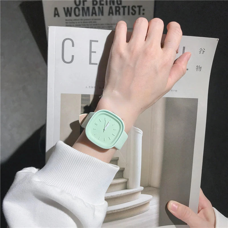 Brand Sport Style Ladies Watch Leather Watch Quartz Montre Femme.