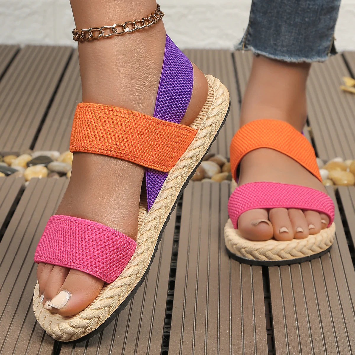 trendy anti-slip wear-resistant multi-color matching elastic flat sandals.