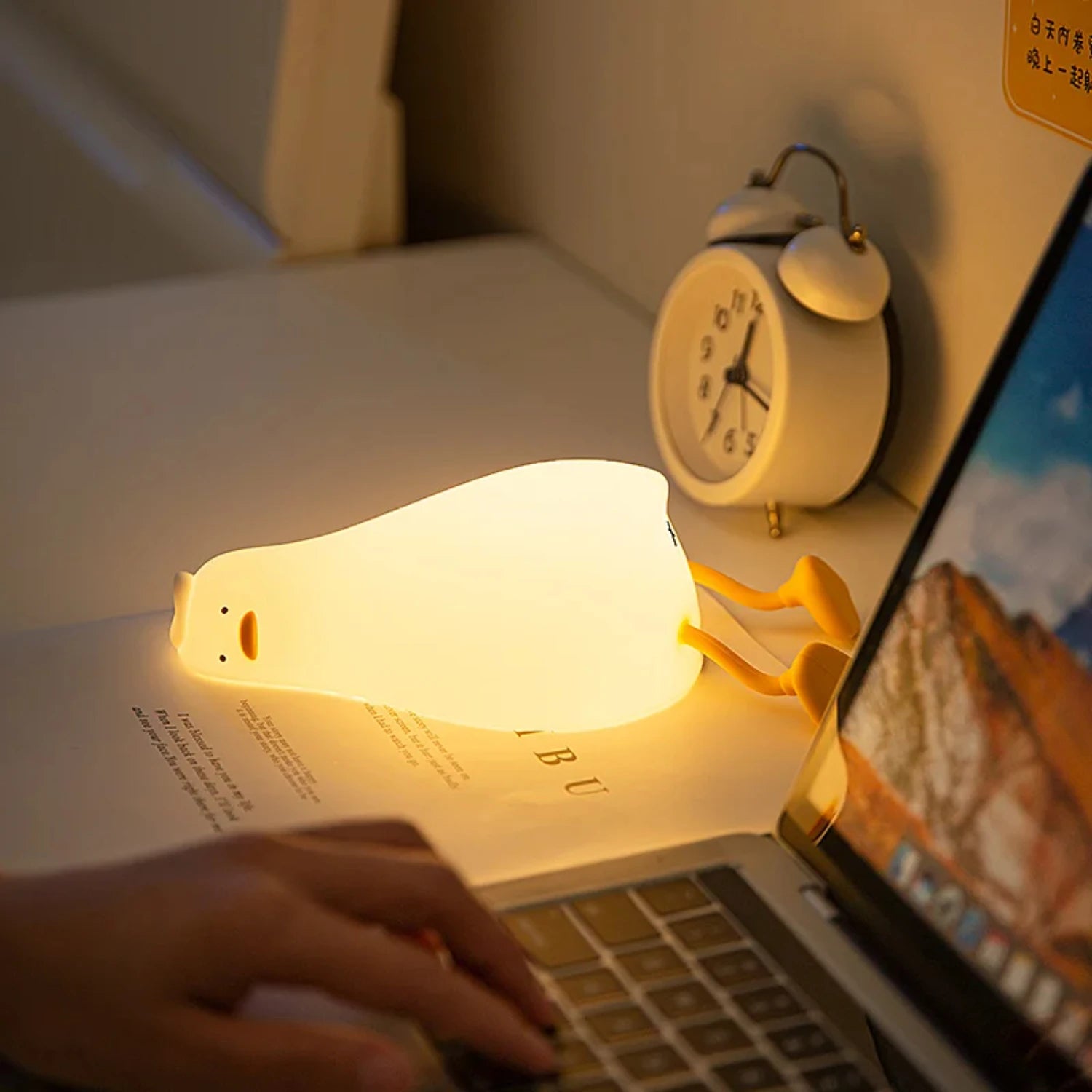 Cute Duck-Shaped Rechargeable Night Light for Bedtime