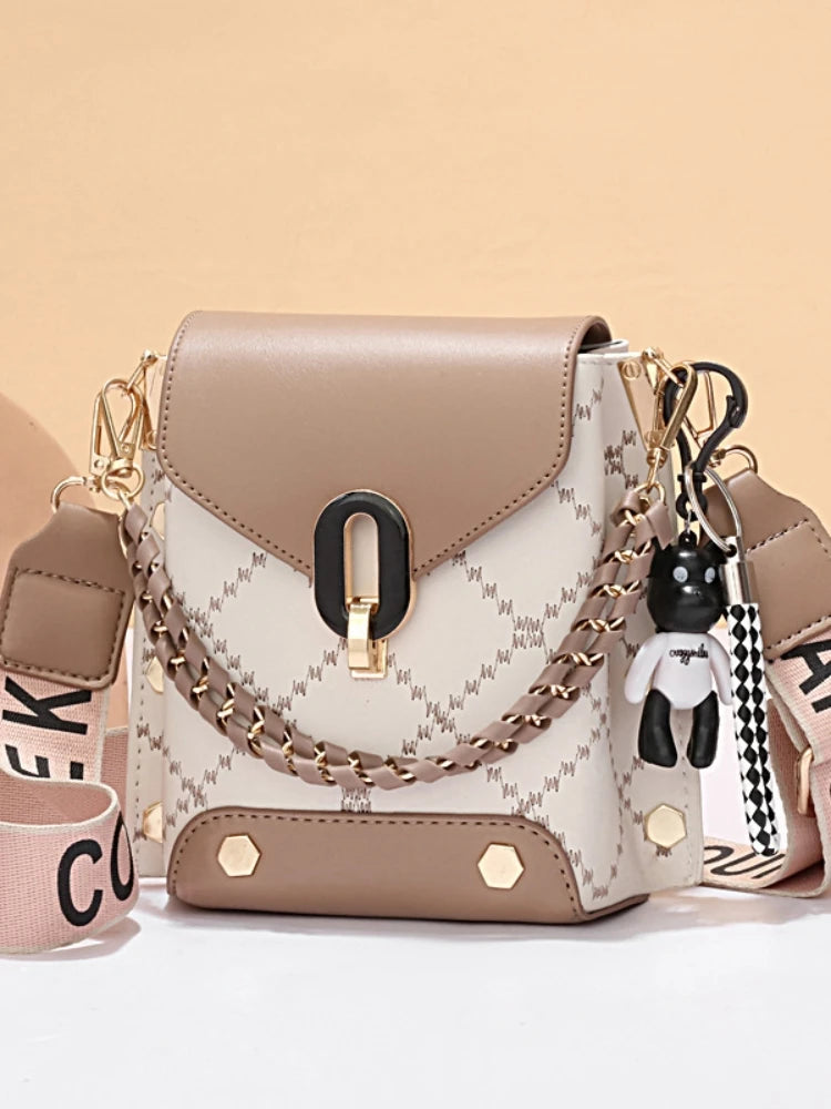 Fashion Letter Crossbody Bag Simple Bear Wide Bag.