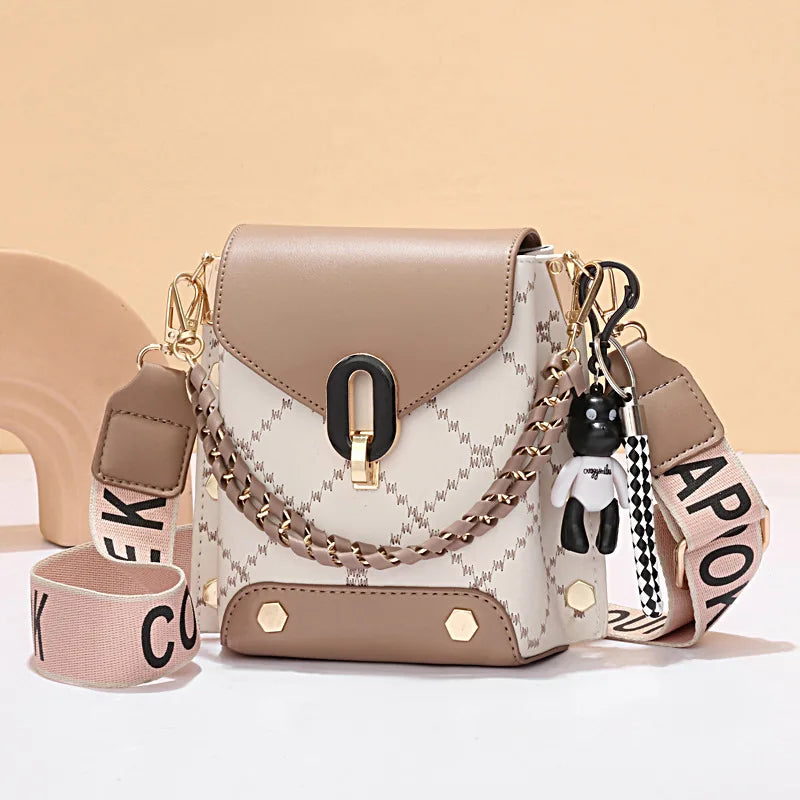 Fashion Letter Crossbody Bag Simple Bear Wide Bag.