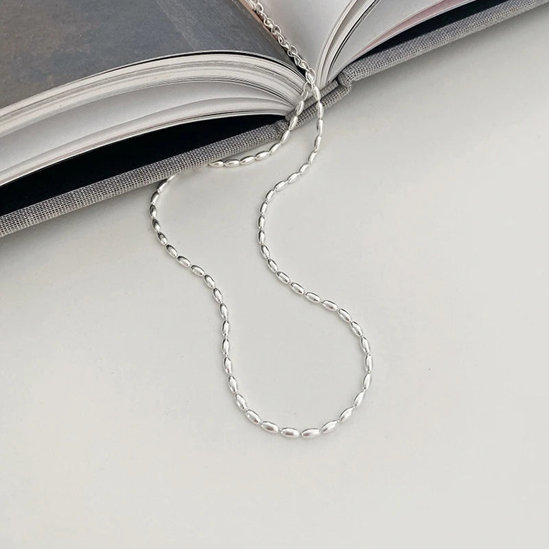 Silver Simple Geometric Shiny And Delicate Collarbone Necklace.