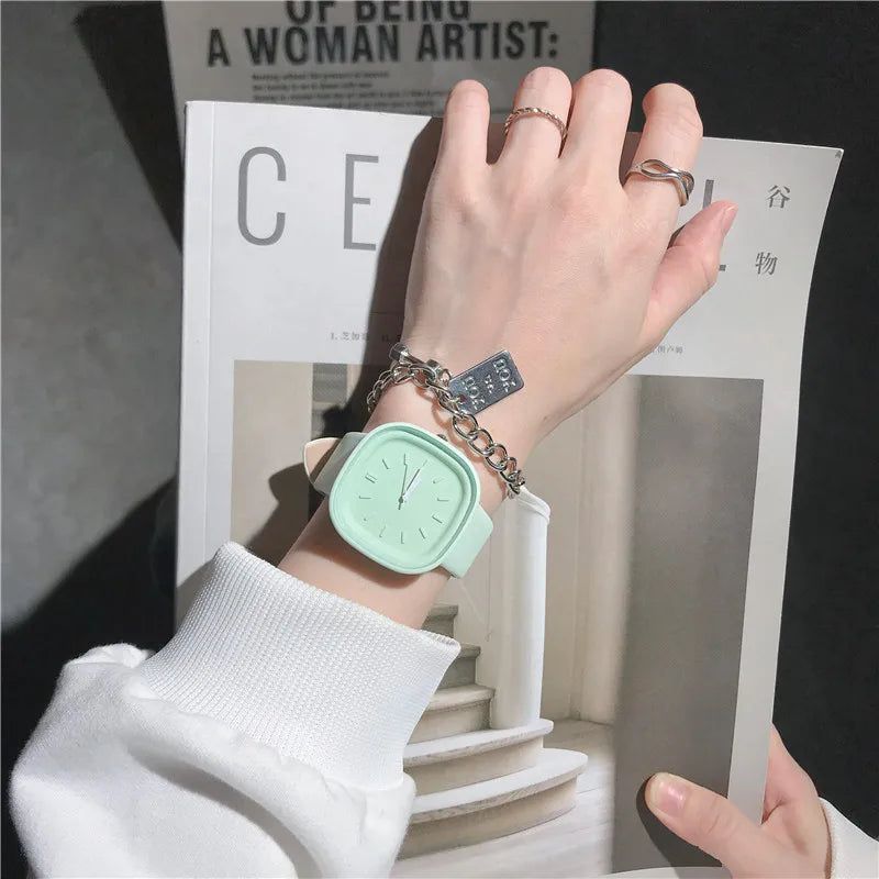 Brand Sport Style Ladies Watch Leather Watch Quartz Montre Femme.